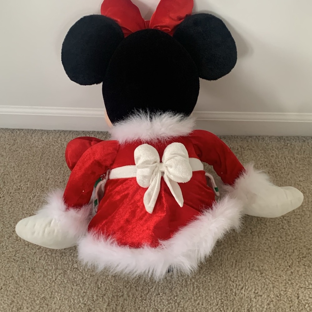Disney Jumbo Exclusive Christmas MINNIE MOUSE Holiday 29” Plush - Picture 3 of 13